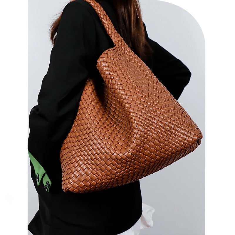 2023 Nouveau Sac Tressé à la Main : Sac Mode Femme Cuir Souple