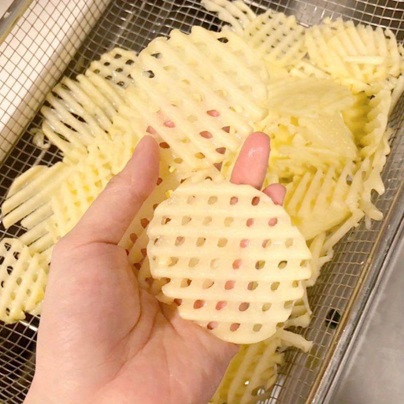 Trancheuse De Pommes De Terre Ondulée - Gadgets De Cuisine Jaune Et Rouge