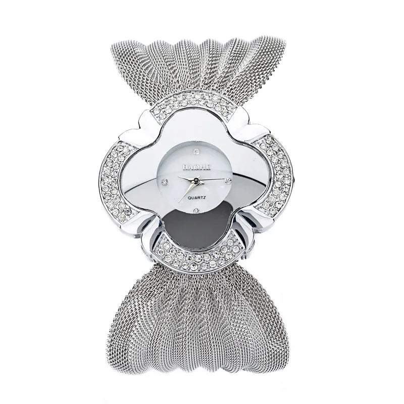 Montre à quartz pour femme avec bracelet moderne en maille papillon