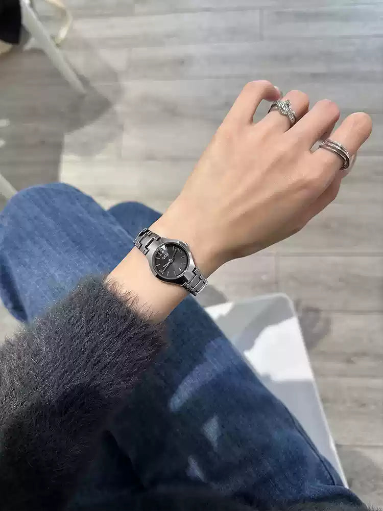 Montre à quartz décontractée pour femmes, petite montre tendance de haute qualité, étanche